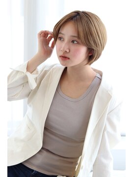 ビューティーアンドフリーハコ(Beauty&Free HACO) レイヤー/大人丸みショート/ベージュ系/アースカラー