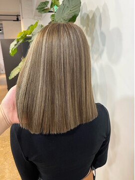 メリー オオサカ(Merly Osaka) 明るめベージュハイライト