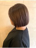 シンプルボブに白髪ぼかしハイライト