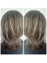 クエロ(Quaero?)&nbsp;ハイライトカラー　グレージュ