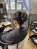 キキ(kiki by KENJE)&nbsp;ふわふわシニヨンアレンジ