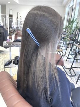 クアトログランシュ ひたちなか店(QUATRO×GranCieux) インナーカラー×ホワイトベージュ