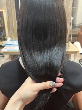 エイミーバイアフロート(amie  by afloat) ＊ 髪質別施術で手に入れるうる艶ストレート