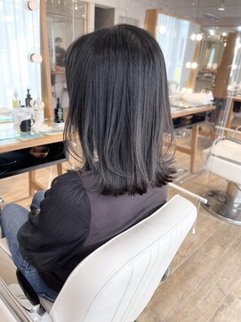 ネオリーブ チロル 横浜西口店(Neolive CiroL.) 鎖骨ラインで作る外はねミディ　縮毛矯正