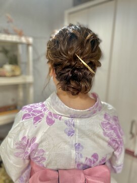 ベルトオブヴィーナス(Belt of venus) ルーズシニヨンアレンジ