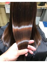 カミケンガレリア(kamiken. galleria)&nbsp;若見え髪質改善ストレート上品ツヤロング【カミケンガレリア】