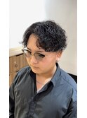 センターパート波巻きスパイラルパーママッシュツーブロック