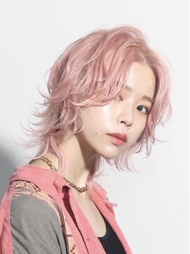 ガルテ(GARTE) 薄ピンクセンターパートウルフカット/中性男子にも◎