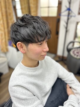 マリー アイロン仕上げツイストスパイラルパーマ風メンズカット