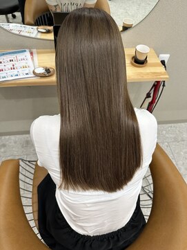 シカ 神戸三宮元町店(Cica) 神戸　三ノ宮　元町　髪質改善　 透明感カラー