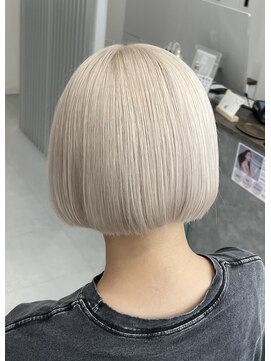 カラット 堺東(CARAT) ホワイトブロンド/ホワイトミルクティー/ホワイトカラー