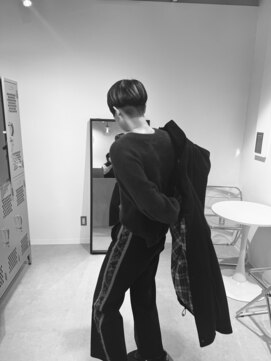 キュエム(Cuem) 【Cuem 菅原】刈り上げ女子ジェンダーレスアンブレラカラー