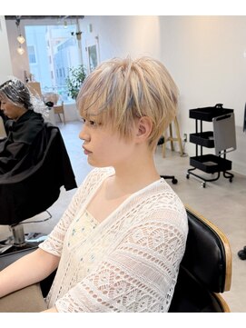 トト 船橋店(toto.) ☆ハイライトカラーくびれヘア奥行きショートレイヤーボブ[船橋]