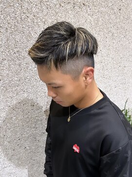 ベルフェミンミエル 【anri】ブリーチ抜きっぱなしでつくる無造作ハイトーン