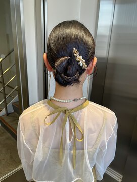 ディティカ サウ(Dityca sow) tight chignon