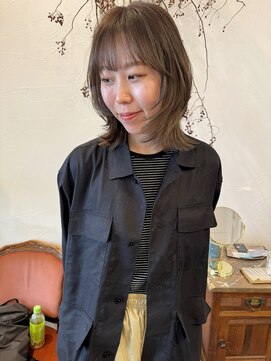 マウロア(MAULOA) くびれミディアムレイヤー×ハイライトcolor  ayumi