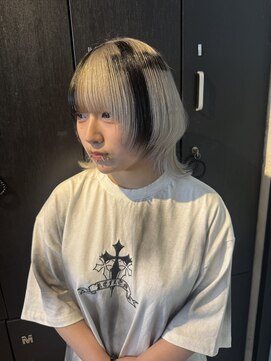 リトバイプティパ(Lit by petit-pas) ホワイトシルバー・ウルフカット・デザインカラー