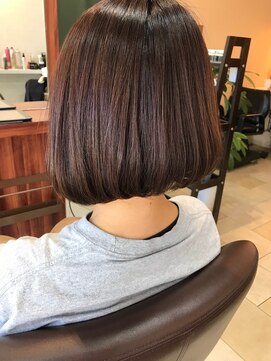 カドー(cadeau) 前のめりボブ