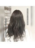 透明感溢れるカラーでも、色持ち良く!"スモーキーグレーカラー"