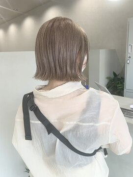 モノトーン(MONOTONE) ミディアムボブ