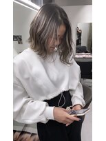 キング 高槻(K!ng)&nbsp;ホワイトハイライトブロンド無造作スタイル