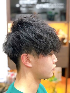 カルムンド バイ トコヘイ(CALMUNDO by TOKOHEI) 【ツイストパーマ×ツーブロショートマッシュ】