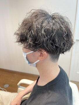 ディーボーイ 下通本店(D-BOY) メンズ/ツイストスパイラル/前下がりマッシュ