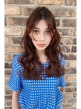 クーエフー(coo et fuu) 10代20代30代40代 センターパートのロングにデジタルパーマ2 藤