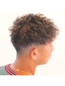 ウネ(une) ショートマッシュ＆ナチュラルフェード