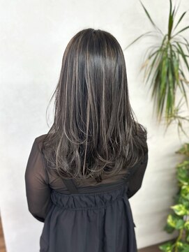 ヴィフ 大船(VIF) ハイライトカラーケアブリーチレイヤーカットくびれヘアカット