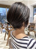 くびれショートに白髪ぼかしハイライトデザインカラー ショート