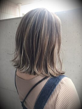 プラスワン 自由が丘(+ONE) 【＋ONE 自由が丘】ヌーディーベージュハイライト☆