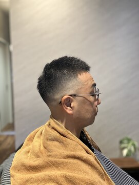 ホリミヤ(HORIMIYA) スキンミドルフェードベリーショート