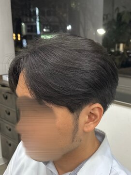 フイ 新宿3丁目(Hui) フェザーパーマ/グレーブルーカラー／刈り上げショートパンク