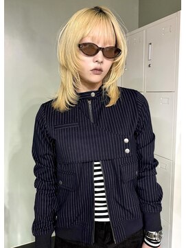 ゾーイダイミョウ(ZOEY daimyo) レイヤーカット/ハッシュカット/ハイトーン