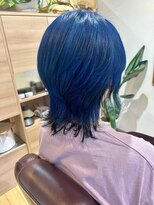 ヘアデザインフルーヴ(hair design fleuve)&nbsp;ブリーチオンカラーでつくる青髪ウルフヘア