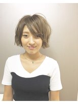 ピエドプールポッシュ(PiED DE POULE POCHE)&nbsp;伸ばし途中のハイトーンショートボブ★