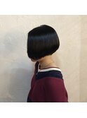やわらか前下がりボブ