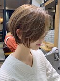 艶ベージュ×前髪長め×丸みとくびれショート☆