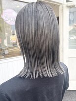 クオリア(Quaria)&nbsp;切りっぱなし♪透明感グレージュカラー♪