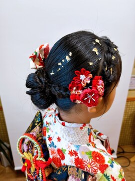 ヘアーボー ラーラ(hairbeau L'ala) 編み込み&シニヨン