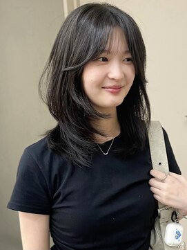 パークレーン アイス イヴェン(park lane ICI yeven) 暗髪でも重く見えないレイヤーカットハッシュカット