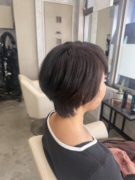 イーラ(E-LA) 定期カット ショートボブ