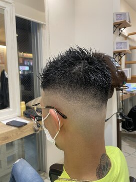 グロウウルマ(GLOW uruma) フェードカット