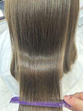 エスカーラ 表参道(THE ESCALA) ＠shino_ne197/オリーブグレージュ/グレージュカラー/プリカール