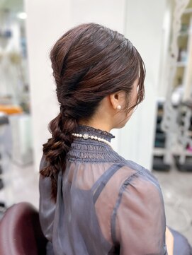 ジラ ヘアアンドメイク(girra HAIR&MAKE) 編み下ろし