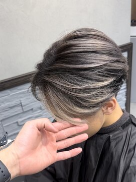 ジゼル 小倉(GiseL) メンズバレイヤージュ/センターパート/ホワイトシルバー