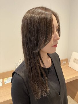 アリゲート ダイカンヤマ(Ari gate daikanyama) 艶グレージュカラー