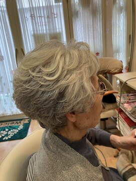 ビューティひろ ショートレイヤーカット+パーマ