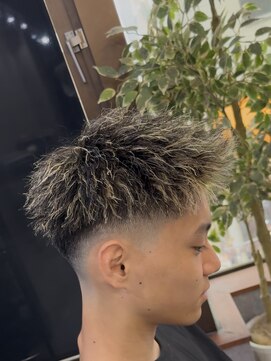 ライズ 新小岩店(RISE) ツイストパーマ 金メッシュ ジェットフェード